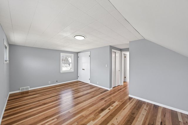 1701 Rose Avenue E, Saint Paul, MN 55106