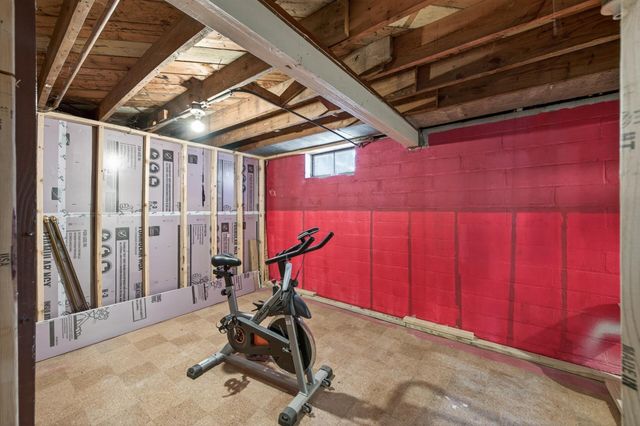 1701 Rose Avenue E, Saint Paul, MN 55106