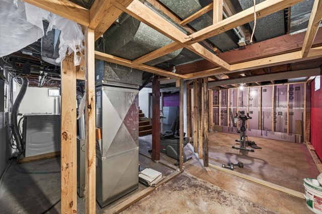 1701 Rose Avenue E, Saint Paul, MN 55106