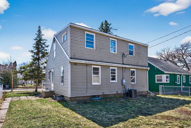 1701 Rose Avenue E, Saint Paul, MN 55106