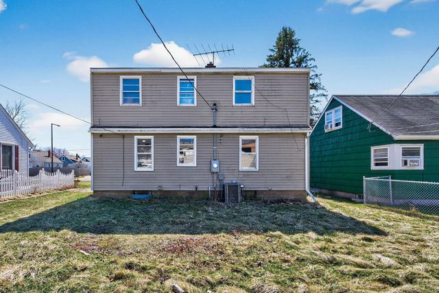 1701 Rose Avenue E, Saint Paul, MN 55106