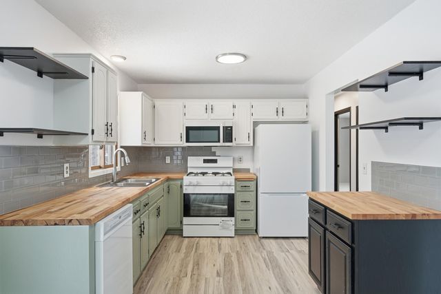 2801 11th Avenue, Anoka, MN 55303