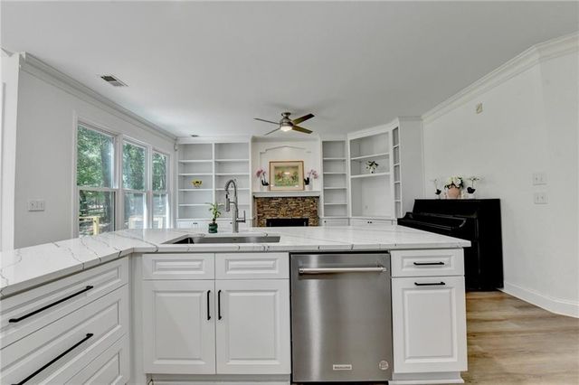 6080 Grand View Way, Suwanee, GA 30024