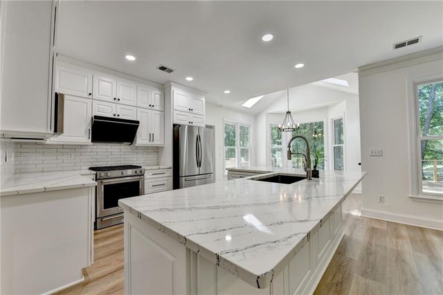 6080 Grand View Way, Suwanee, GA 30024