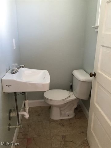 3186 Whitethorn Road, Cleveland Heights, OH 44118