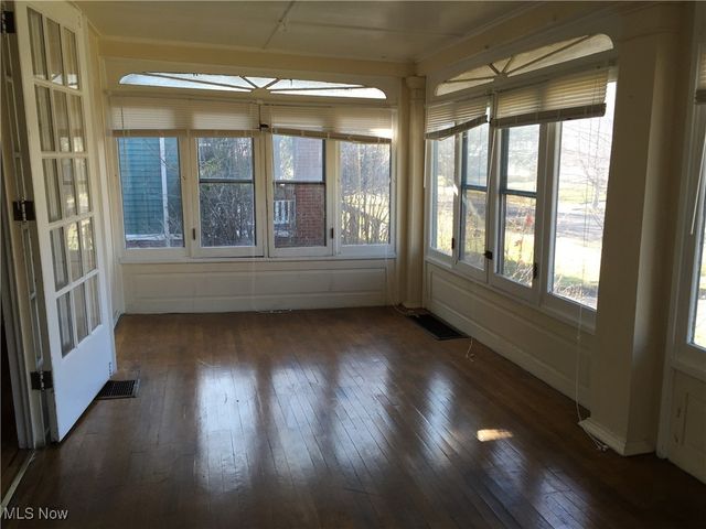 3186 Whitethorn Road, Cleveland Heights, OH 44118