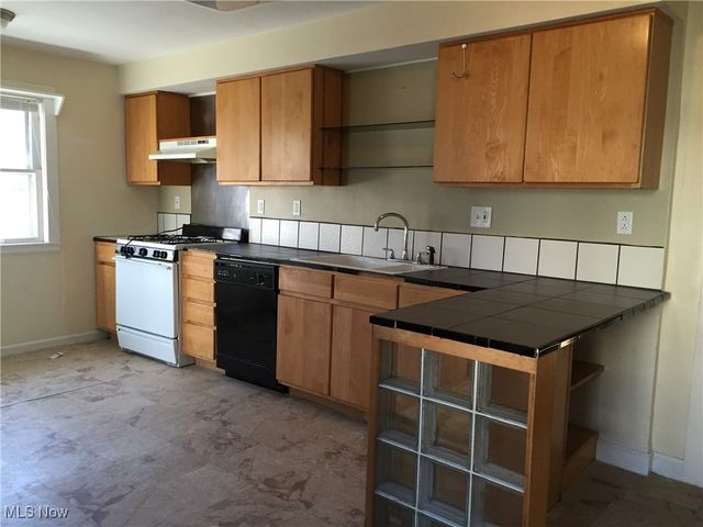 3186 Whitethorn Road, Cleveland Heights, OH 44118