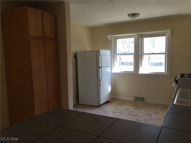 3186 Whitethorn Road, Cleveland Heights, OH 44118