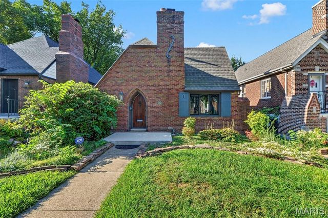 7458 Gannon Avenue, University City, MO 63130