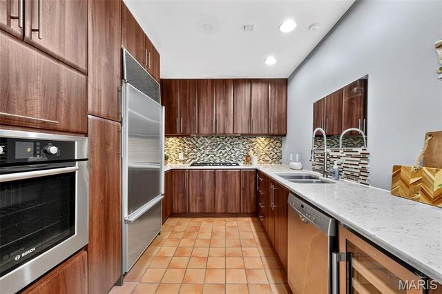 7458 Gannon Avenue, University City, MO 63130