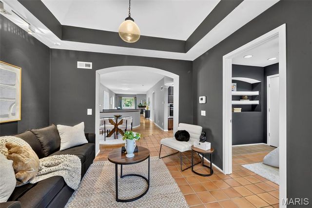 7458 Gannon Avenue, University City, MO 63130