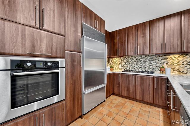 7458 Gannon Avenue, University City, MO 63130