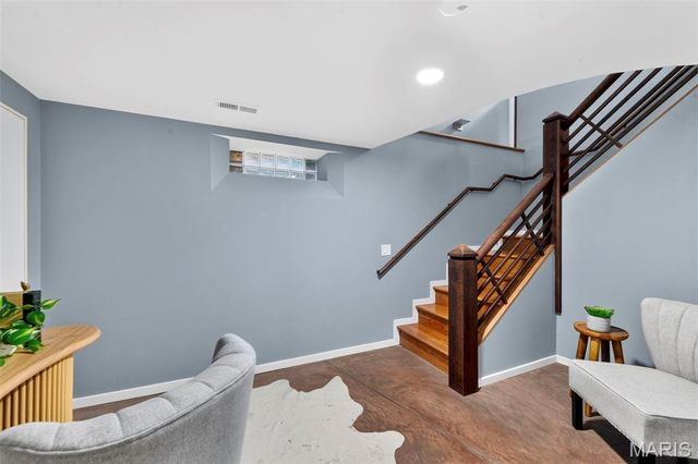 7458 Gannon Avenue, University City, MO 63130