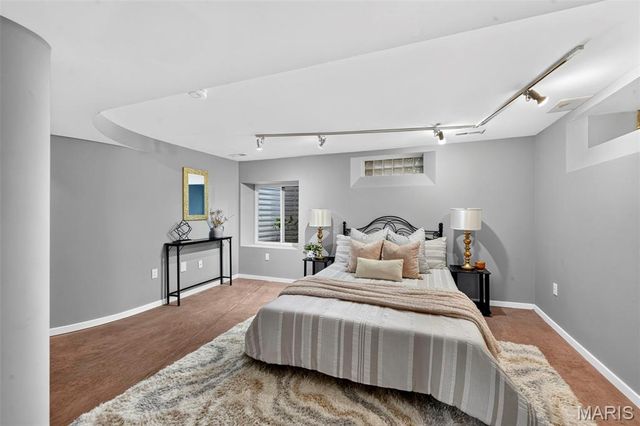 7458 Gannon Avenue, University City, MO 63130