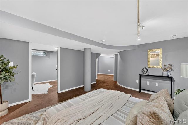 7458 Gannon Avenue, University City, MO 63130