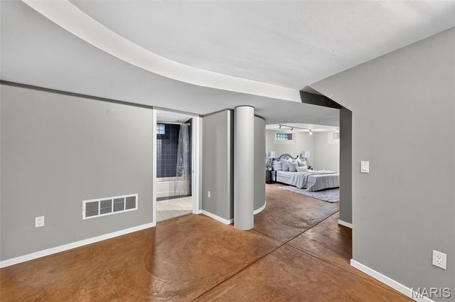 7458 Gannon Avenue, University City, MO 63130