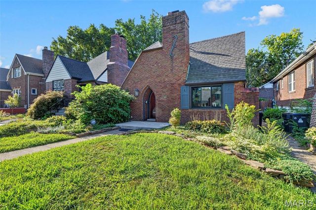 7458 Gannon Avenue, University City, MO 63130