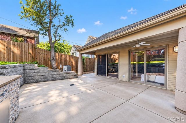 7458 Gannon Avenue, University City, MO 63130