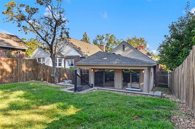 7458 Gannon Avenue, University City, MO 63130