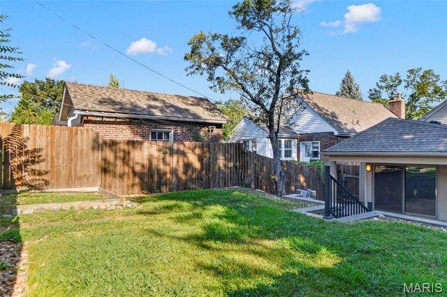 7458 Gannon Avenue, University City, MO 63130