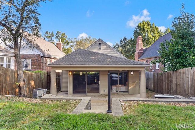 7458 Gannon Avenue, University City, MO 63130