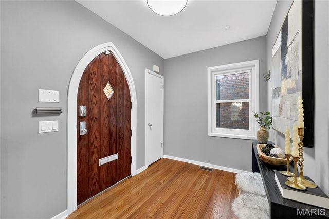 7458 Gannon Avenue, University City, MO 63130