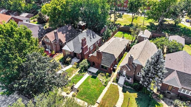 7458 Gannon Avenue, University City, MO 63130