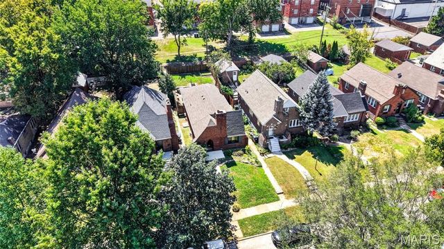 7458 Gannon Avenue, University City, MO 63130