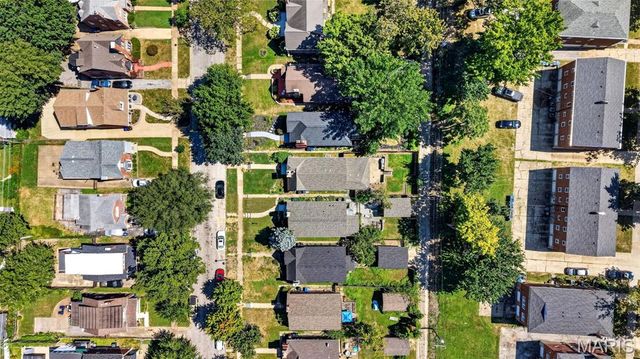 7458 Gannon Avenue, University City, MO 63130