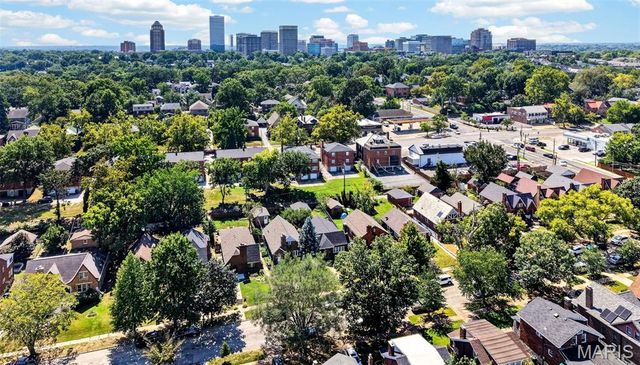 7458 Gannon Avenue, University City, MO 63130