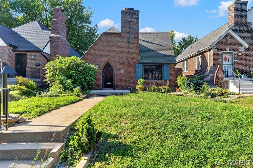 7458 Gannon Avenue, University City, MO 63130