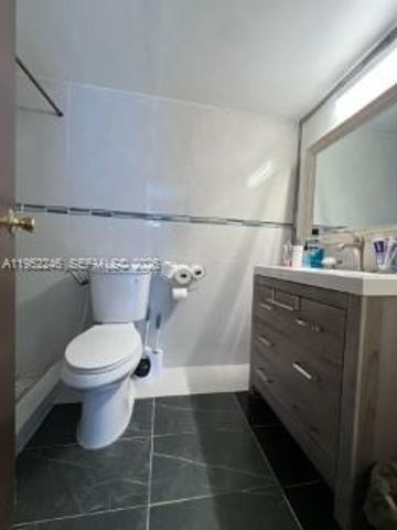 801 Three Islands Blvd 112, Hallandale Beach, FL 33009