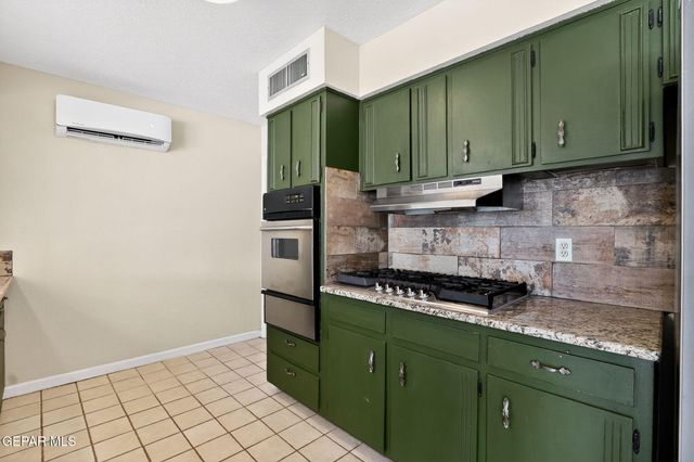 10608 Lakewood Avenue, El Paso, TX 79935