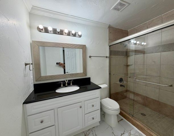 621 Carriagehouse Lane 4f, Garland, TX 75040