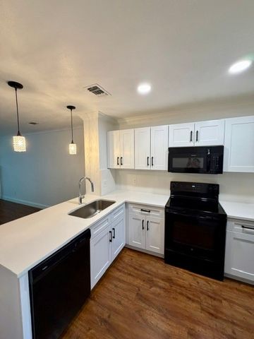 621 Carriagehouse Lane 4f, Garland, TX 75040