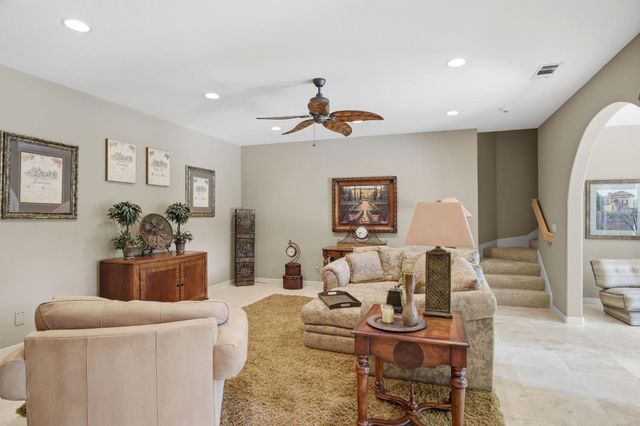 10236 Whitetail Dr, Oakdale, CA 95361