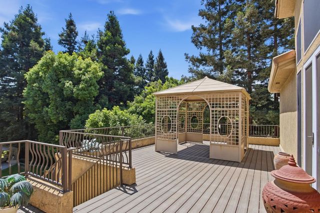 10236 Whitetail Dr, Oakdale, CA 95361