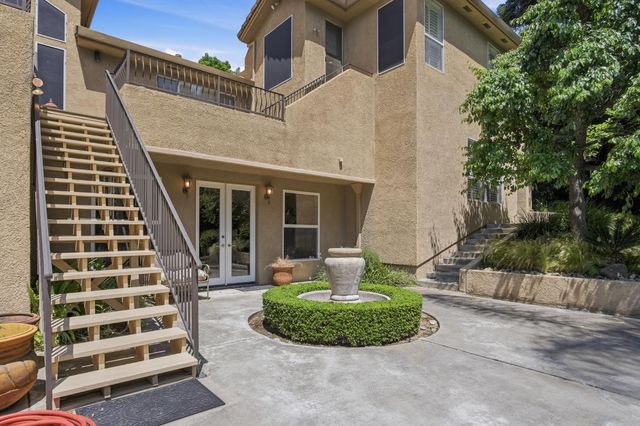 10236 Whitetail Dr, Oakdale, CA 95361