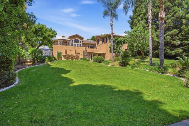 10236 Whitetail Dr, Oakdale, CA 95361