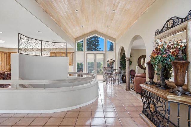 10236 Whitetail Dr, Oakdale, CA 95361