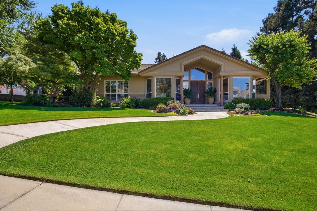 10236 Whitetail Dr, Oakdale, CA 95361