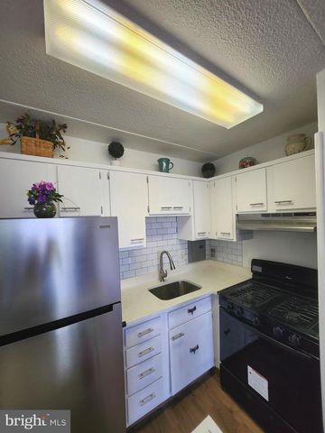 529 PLAYA DEL SOL RD, Cherry Hill, NJ 08002