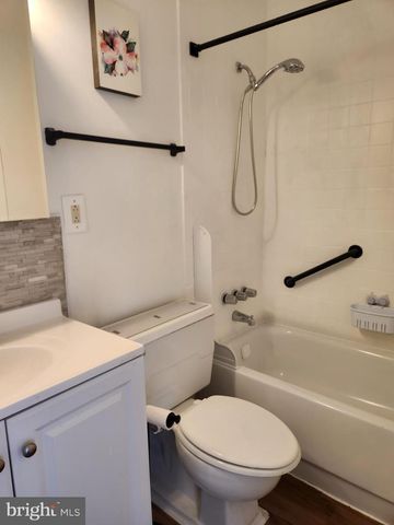 529 PLAYA DEL SOL RD, Cherry Hill, NJ 08002