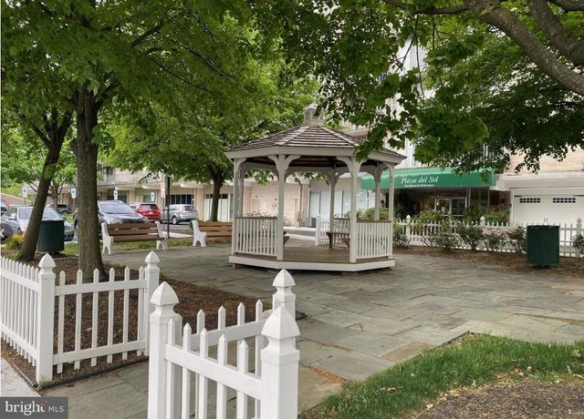 529 PLAYA DEL SOL RD, Cherry Hill, NJ 08002