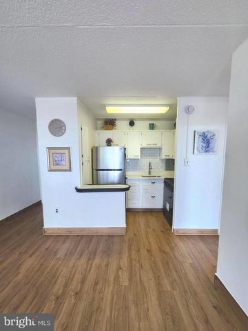 529 PLAYA DEL SOL RD, Cherry Hill, NJ 08002