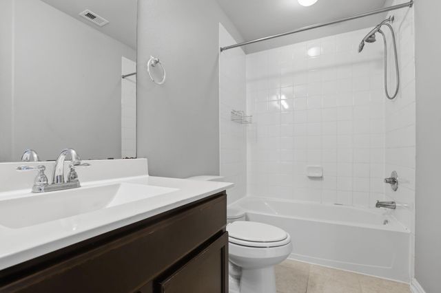 4522 Crescent Lake Circle, Baytown, TX 77521