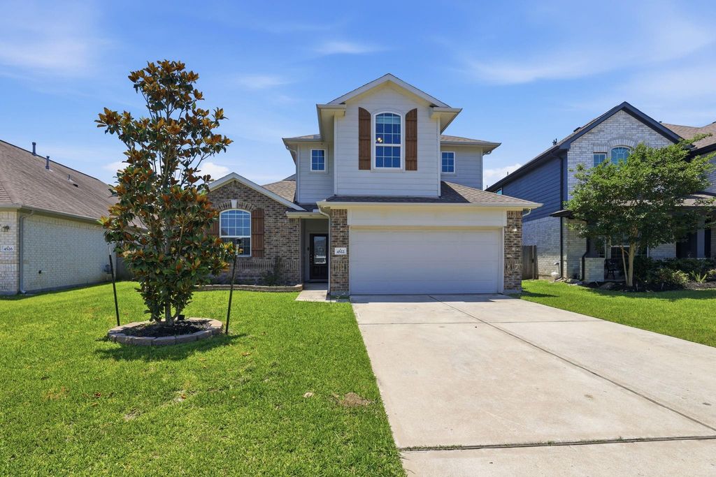4522 Crescent Lake Circle, Baytown, TX 77521
