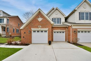9 Red Tail Drive, Hawthorn Woods, IL 60047