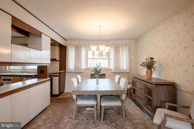 2405 GARDEN LN, Reading, PA 19609