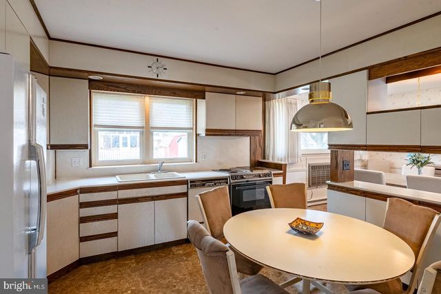 2405 GARDEN LN, Reading, PA 19609